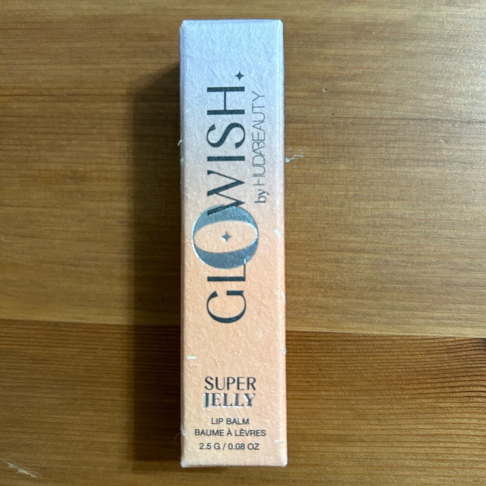 Huda Beauty GloWish Super Jelly Lip Balm in Matcha - Picture 2 of 4